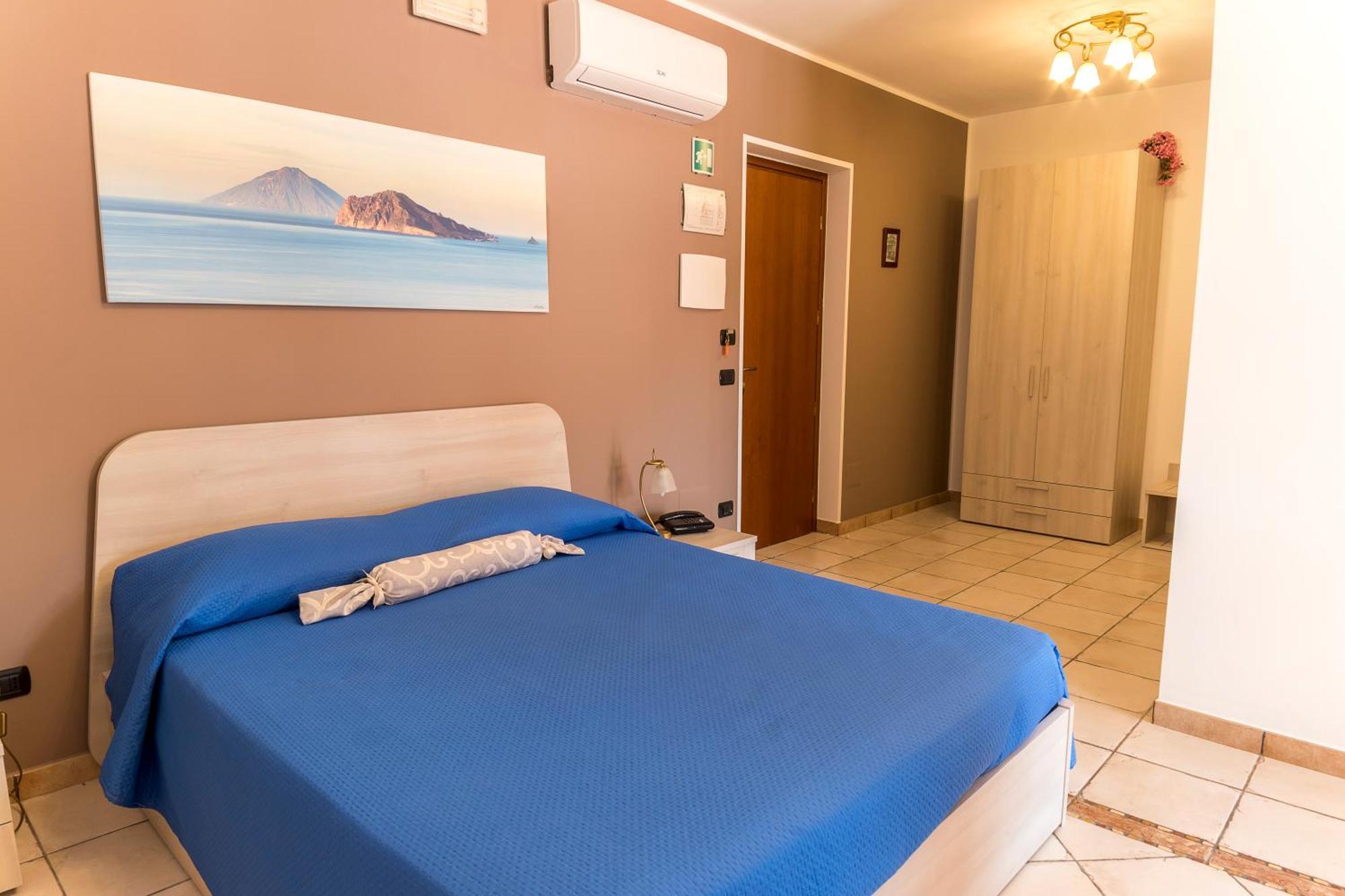 ליפארי Residence Alberghiero Eolie מראה חיצוני תמונה